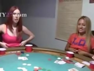 Jong meisjes volwassen film op poker nacht