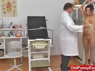 Червенокоси мама вагина physician роля играя