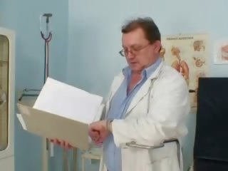 أشعر كس جدة مرة pervy امرأة doc