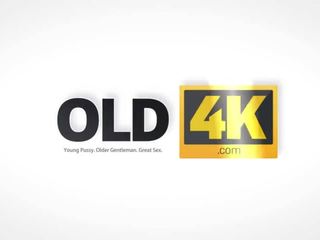 Old4k. pekný chýbať isn’t proti jebanie spolu s starý muž