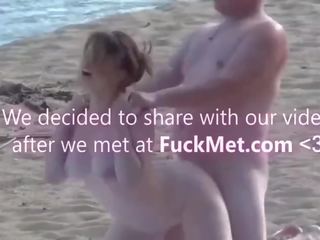 Difícil caralho em o praia com mamalhuda jovem grávida