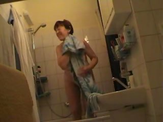 Czech full-blown Milf Jindriska Fully Nude In Bathroom