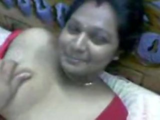 India bewitching desi aunty in red sugih