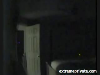 Tim gjoksmadhe mama i kapuri në spiun kamera në dhomë gjumi video