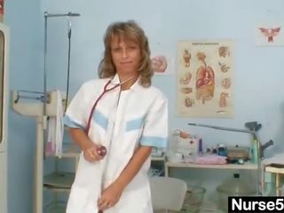 E dobët mdtq i lartë infermiere lodra të saj pidh në këmbalec