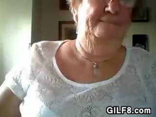 Abuelita intermitente su pechos