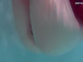 Vöröshajú baba nikita vodorezova jelentkeznek meztelen gyors vízalatti