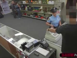 Sedusive Police officer wants to pawn her stuff ends up in the office